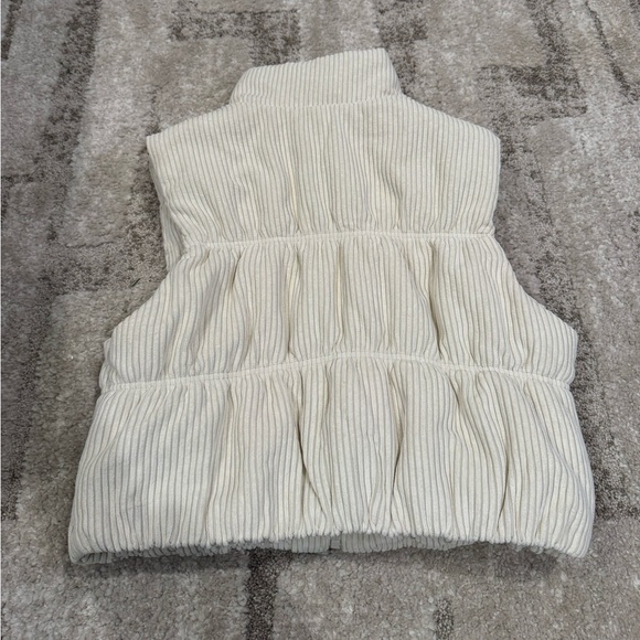 Forever 21 Puffy Vest - Picture 3 of 4